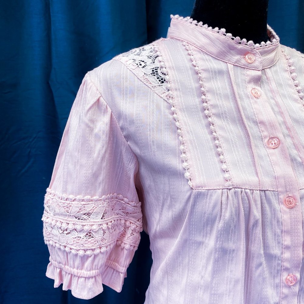 VILA Women's Blouse Peach Rose Pleated Lace Garden Party Shirt Steampunk Style